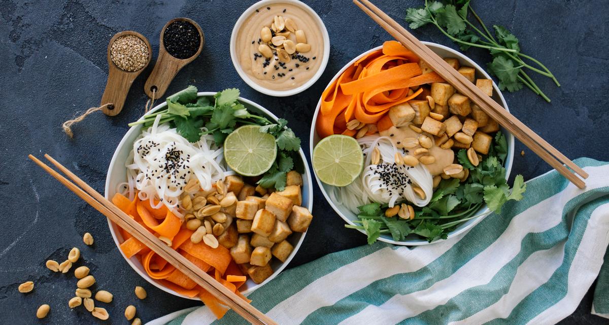 Rice Noodles with Tofu in Peanut Sauce - Zucker&Jagdwurst
