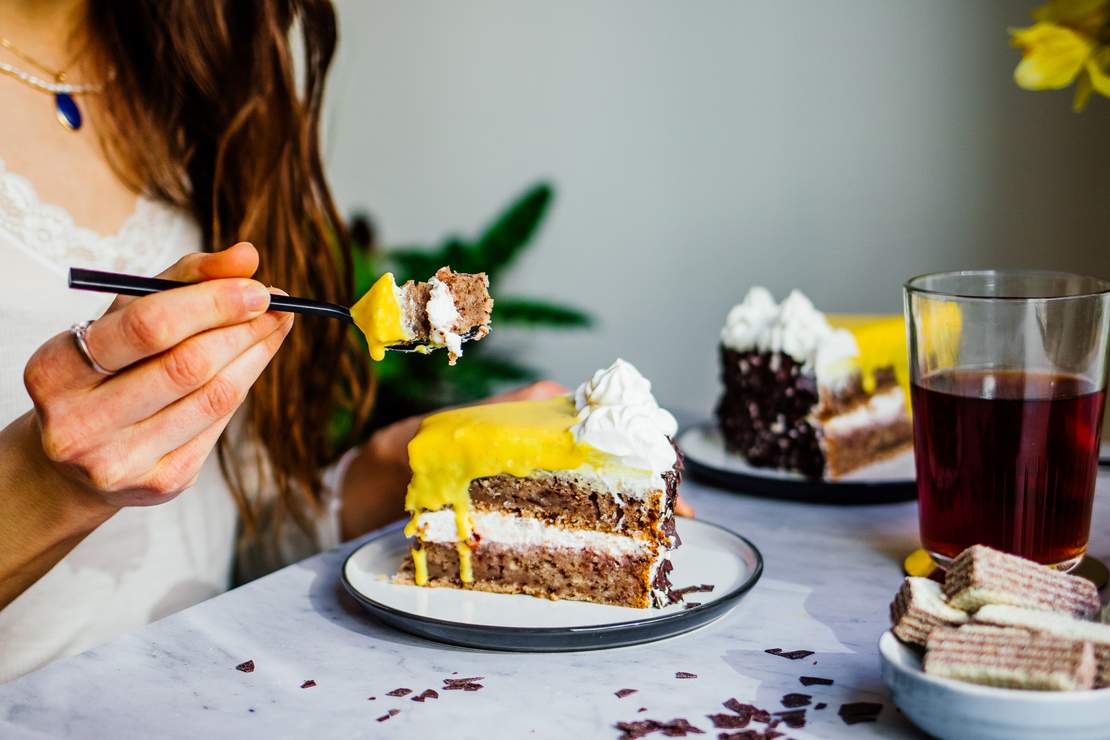 R635 Vegan Hazelnut Eggnog Cake