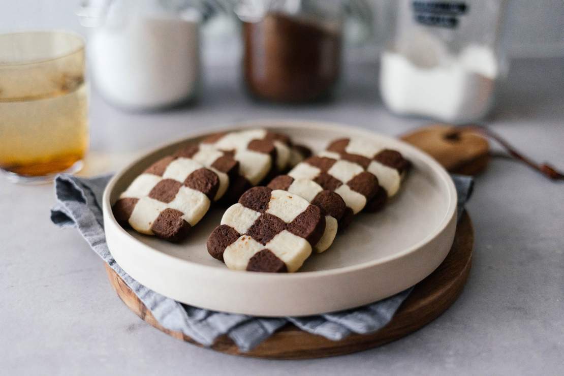 R224 Veganes Schwarz-Weiß-Gebäck