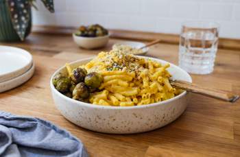 Vegan Pumpkin Mac'n'Cheese with Baked Brussels Sprouts