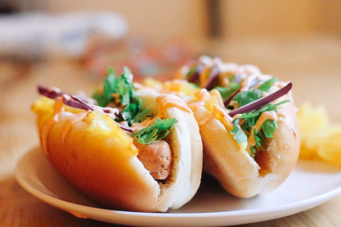 R9 Vegane Hot Dogs mit gegrillter Ananas