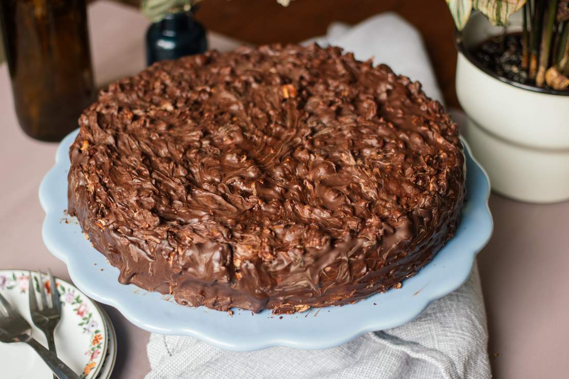 Amazon.com : El Artesano Round Cake Torta de Chocolate with Almonds 7 Oz  (200 G) : Grocery & Gourmet Food