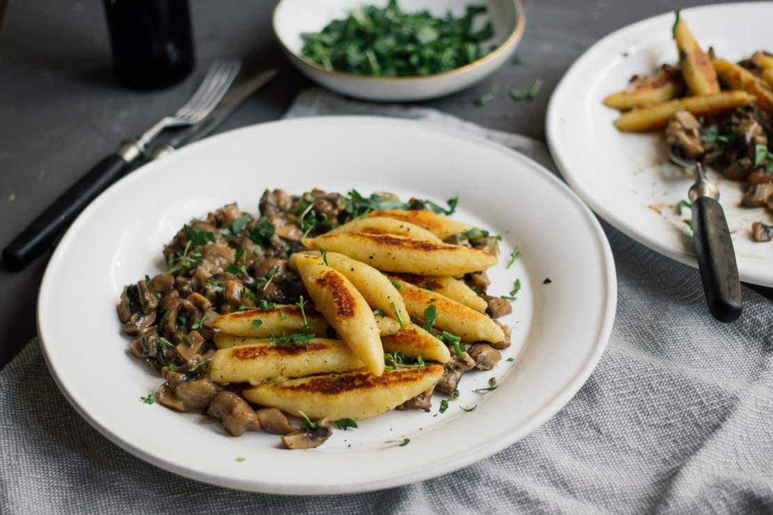 R446 Vegan Potato Dumplings (Schupfnudeln) with Mushrooms Sauce 