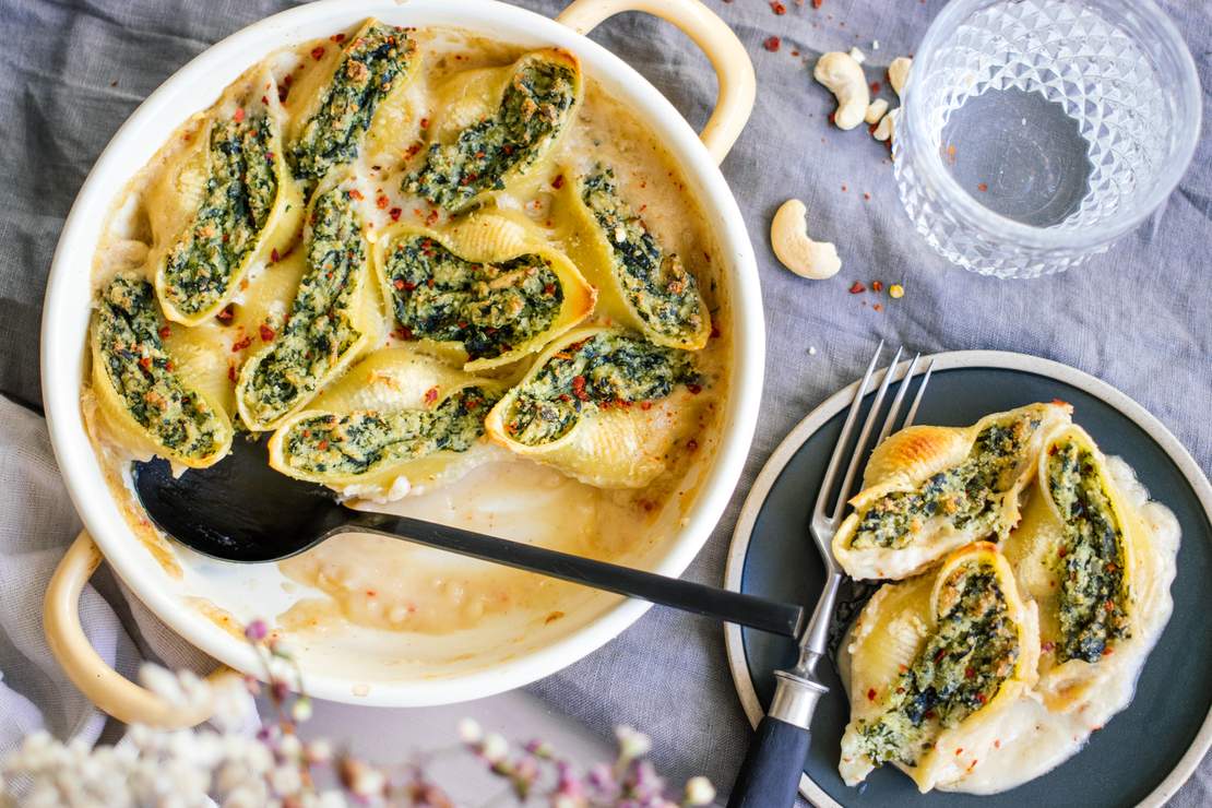 R375 Vegan Stuffed Shells with Spinach and Cashews