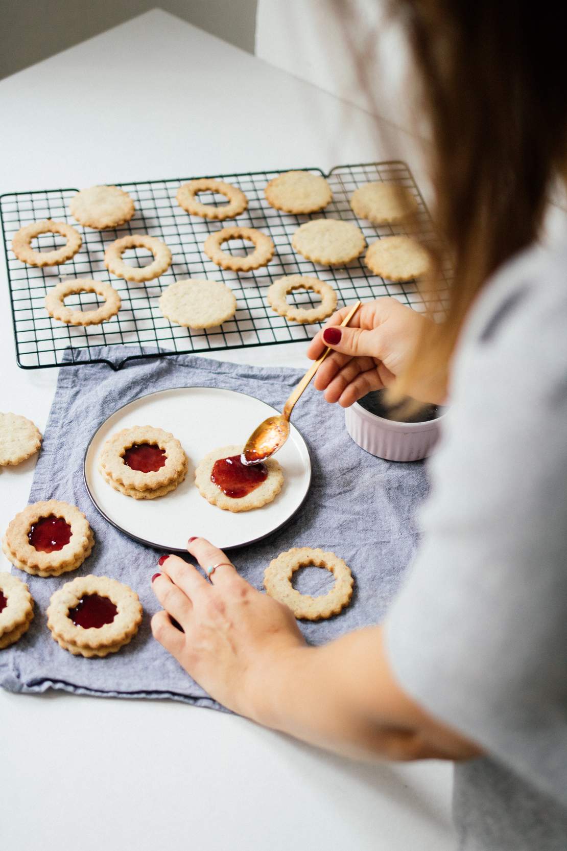 R331 Vegan Linzer Cookies