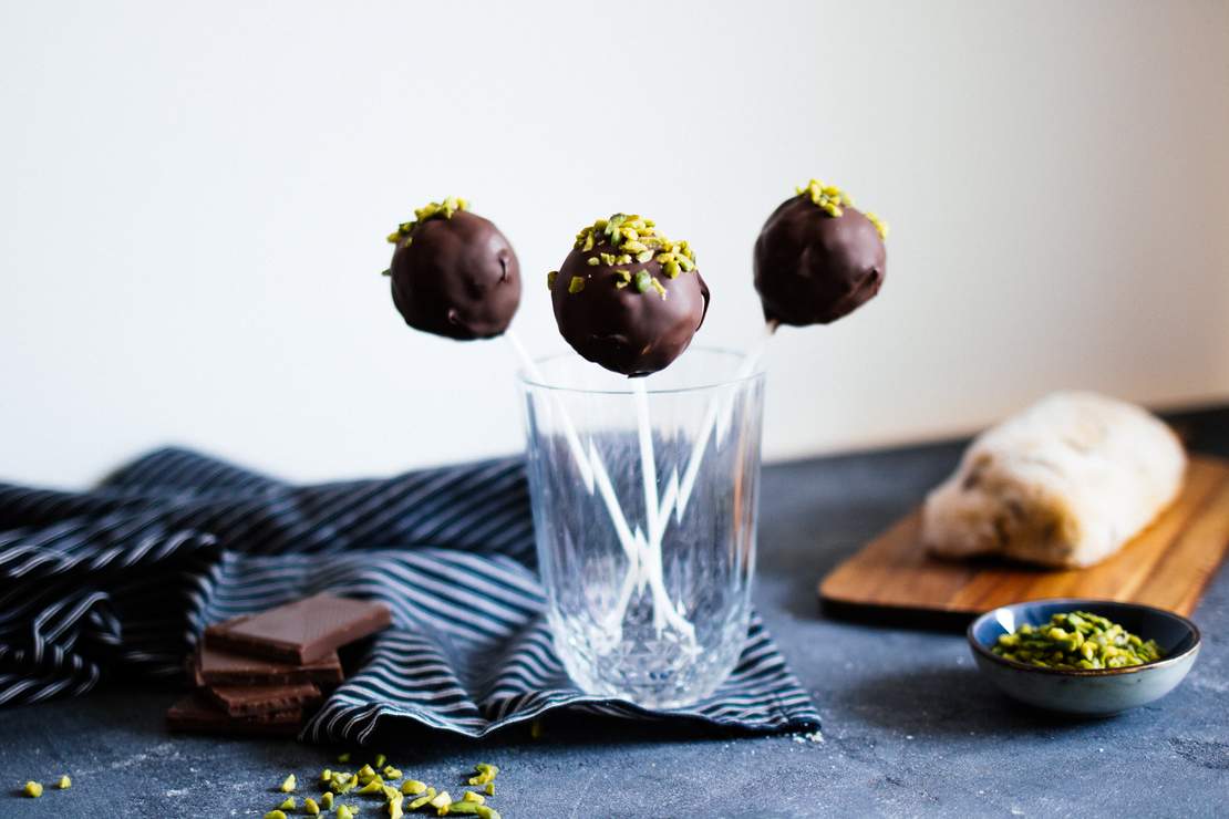 R462 Vegan Stollen Cake Pops