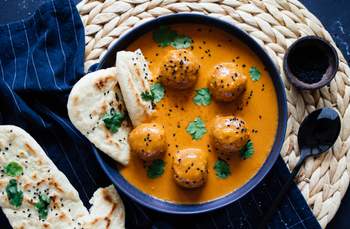 Vegan Falafel Curry with Naan Bread