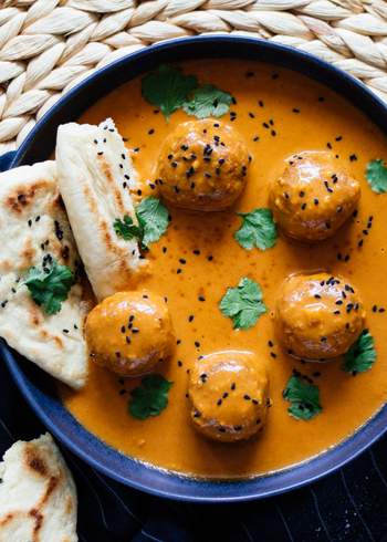Vegan Falafel Curry with Naan Bread