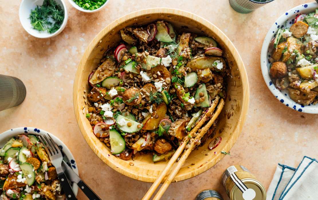 Veganer Kartoffelsalat mit Linsen &amp; Senf-Dill-Soße | Rezept - Zucker ...