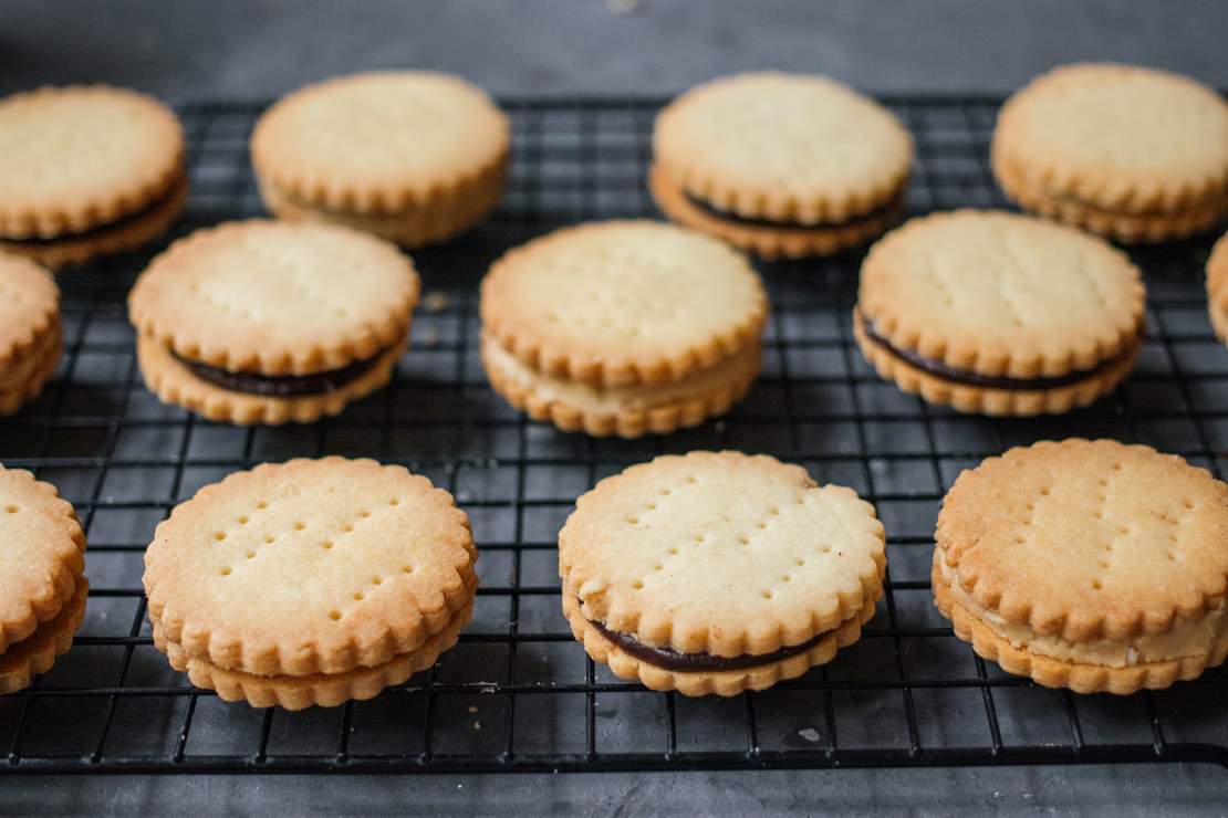 R567 Vegan Sandwich Cookies