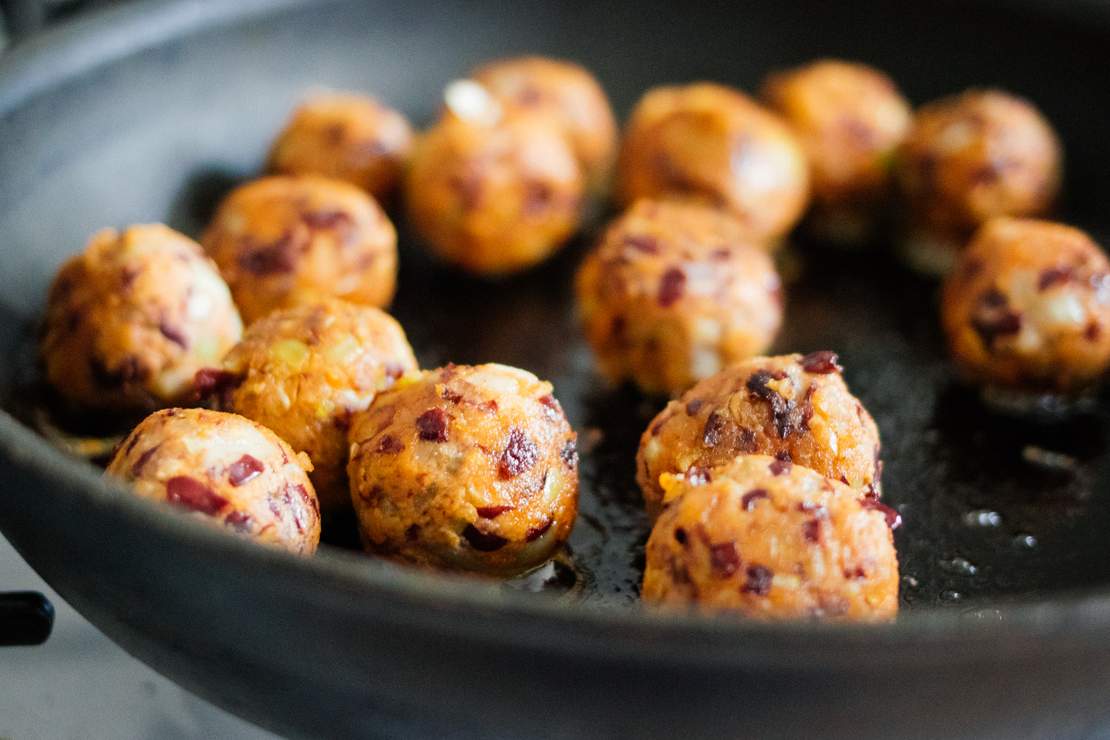 Spaghetti Polpette (vegane „Fleischbällchen“ in Paprikasauce) - Zucker ...