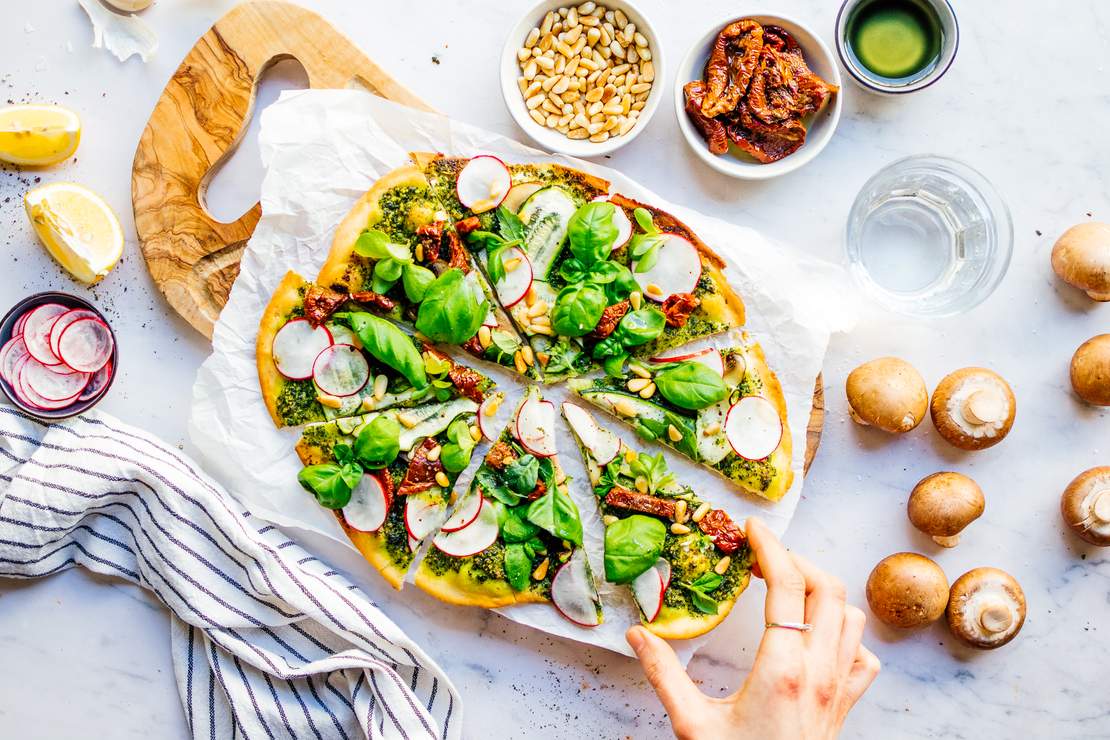 R634 Vegan Spring Greens Pesto Pizza