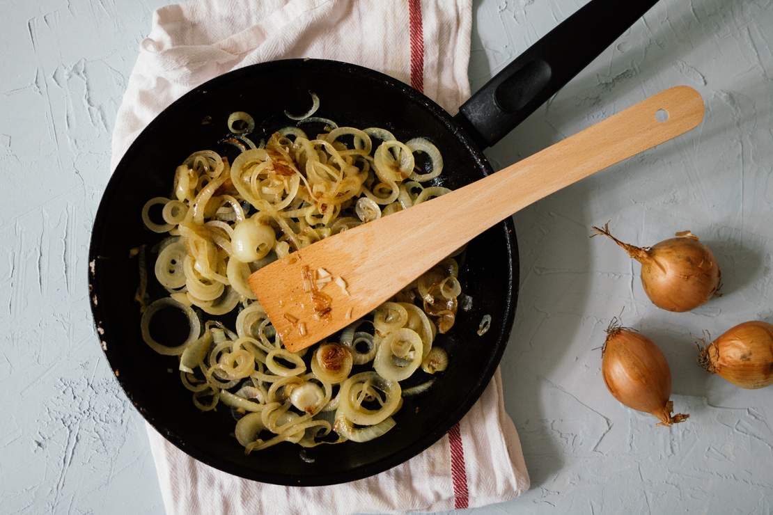 R87 Veganer Zwiebeldip