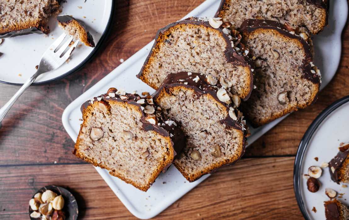Apple and hazelnut cake - Eat Well Recipe - NZ Herald
