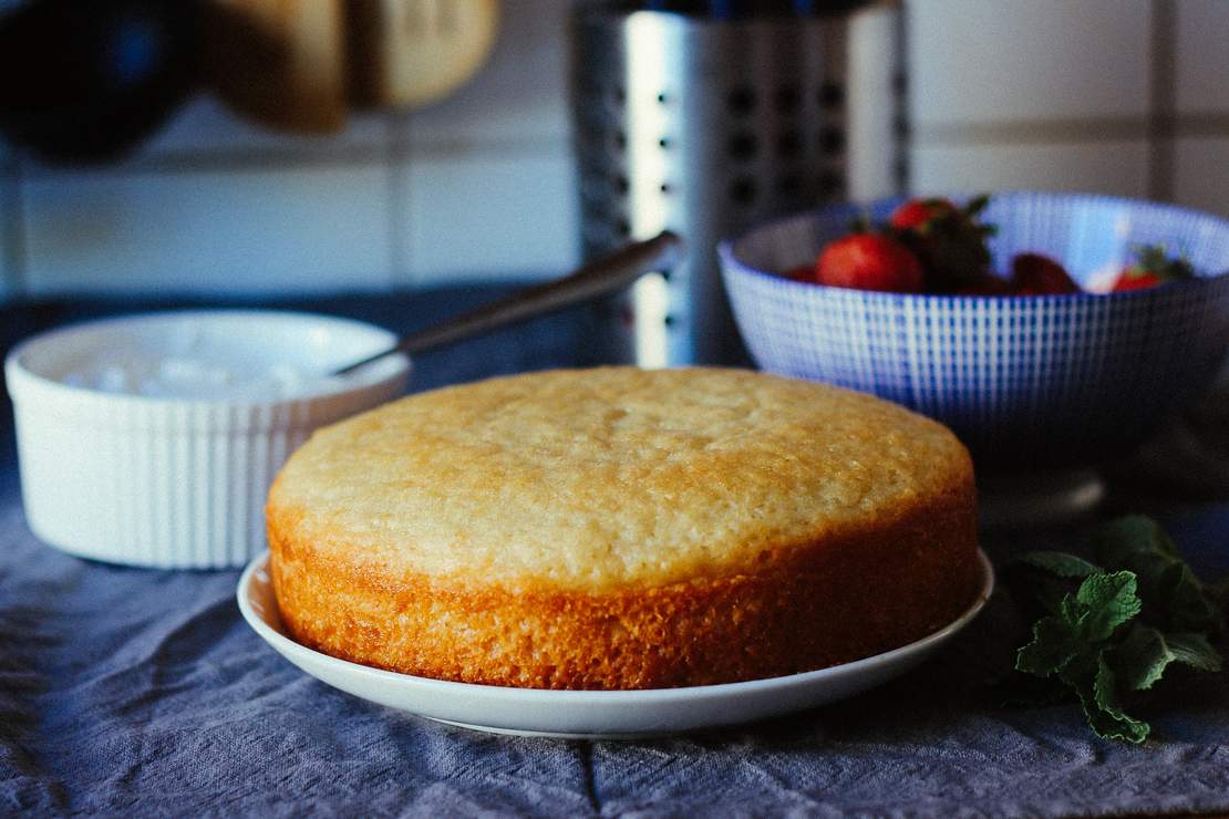 R8 Vegan sponge cake