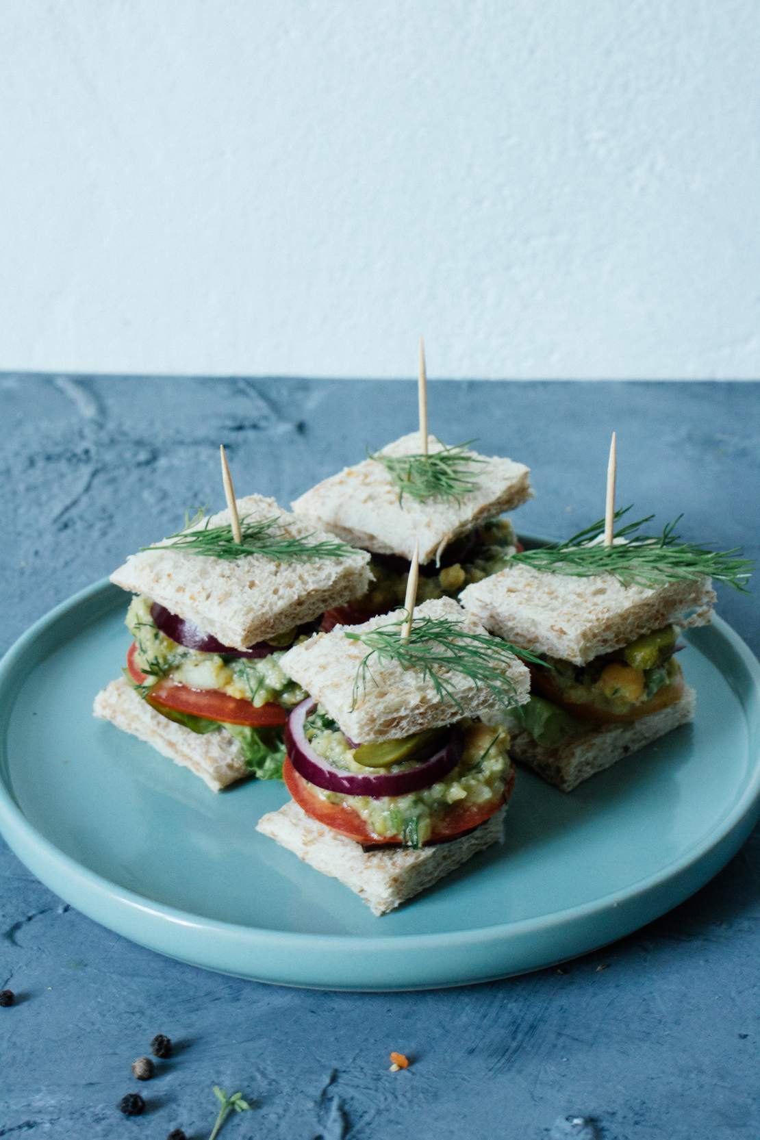 R250 Mini sandwich bites with vegan salmon & tuna