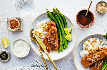 Coconut Rice with Asparagus and Plant-based Fish Fillets