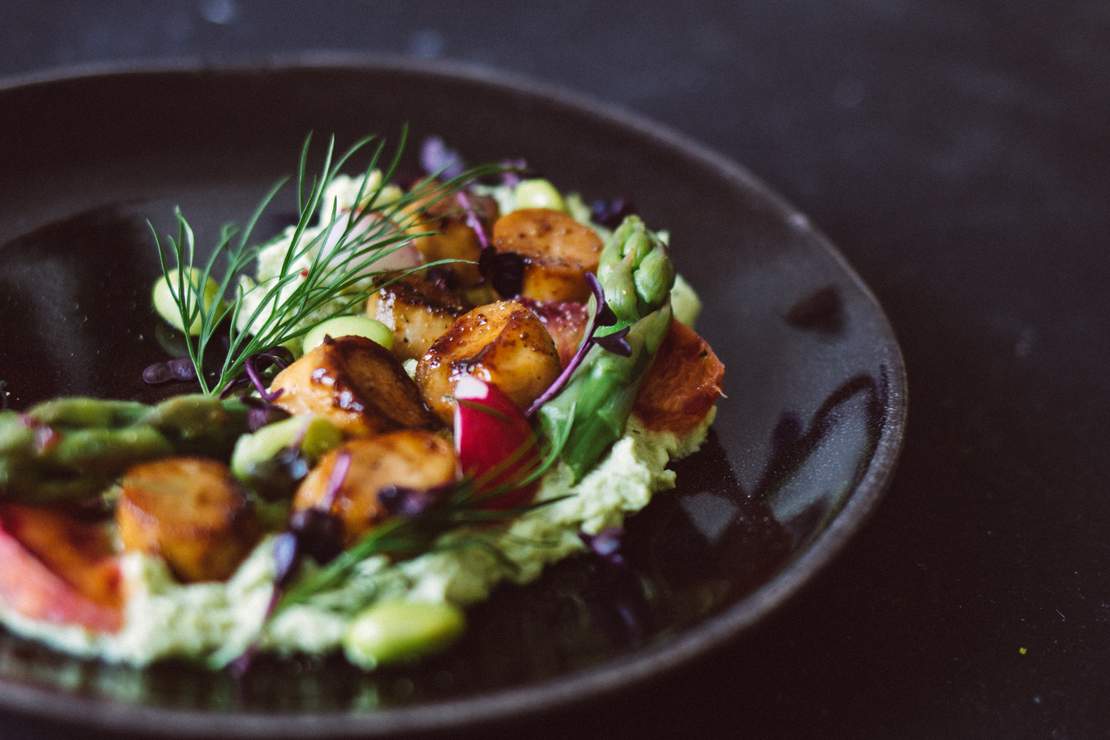 R252 Mushroom scallops with asparagus