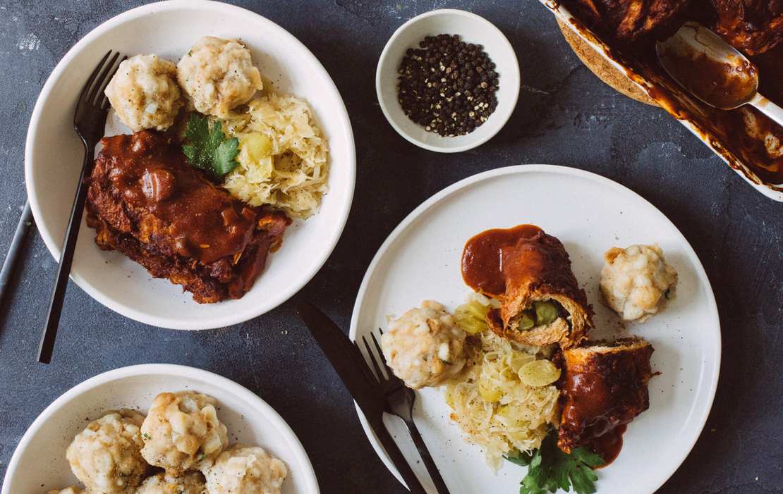 Vegane Rouladen mit Miniknödeln &amp; Sauerkraut - Zucker&amp;Jagdwurst