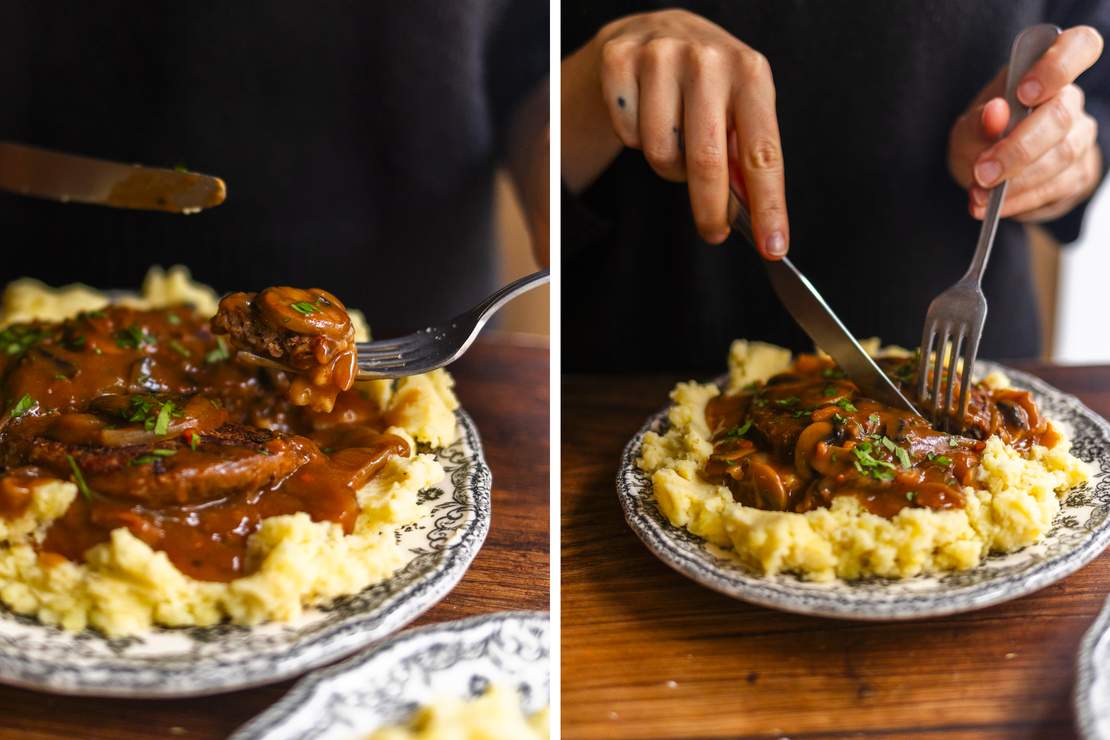 R869 Vegan Hamburger Steak with Mashed Potatoes & Onlon-Mushroom-Sauce