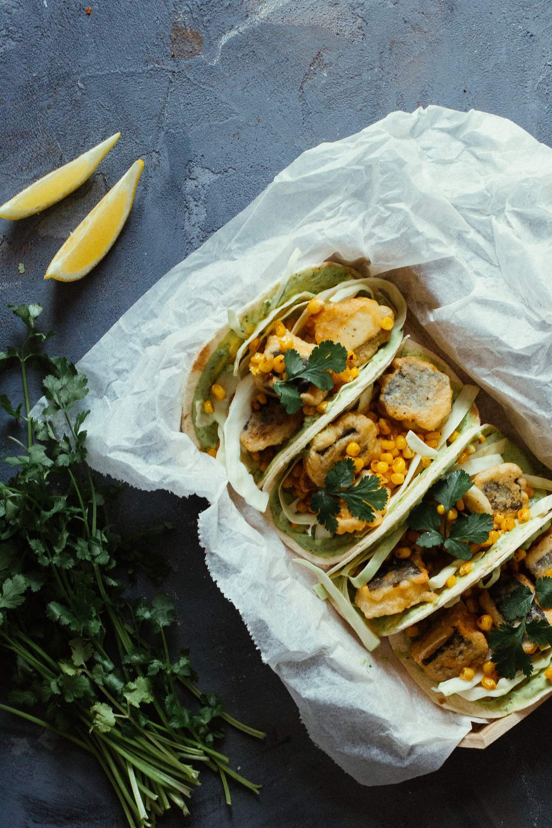 R249 Vegane Fisch-Tacos mit Avocadocreme