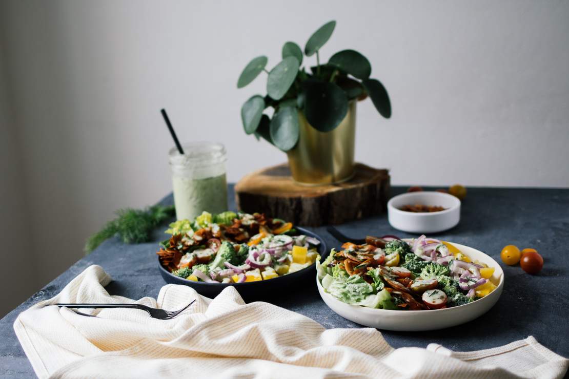 R385 Colorful Salad with coconut bacon & vegan ranch dressing