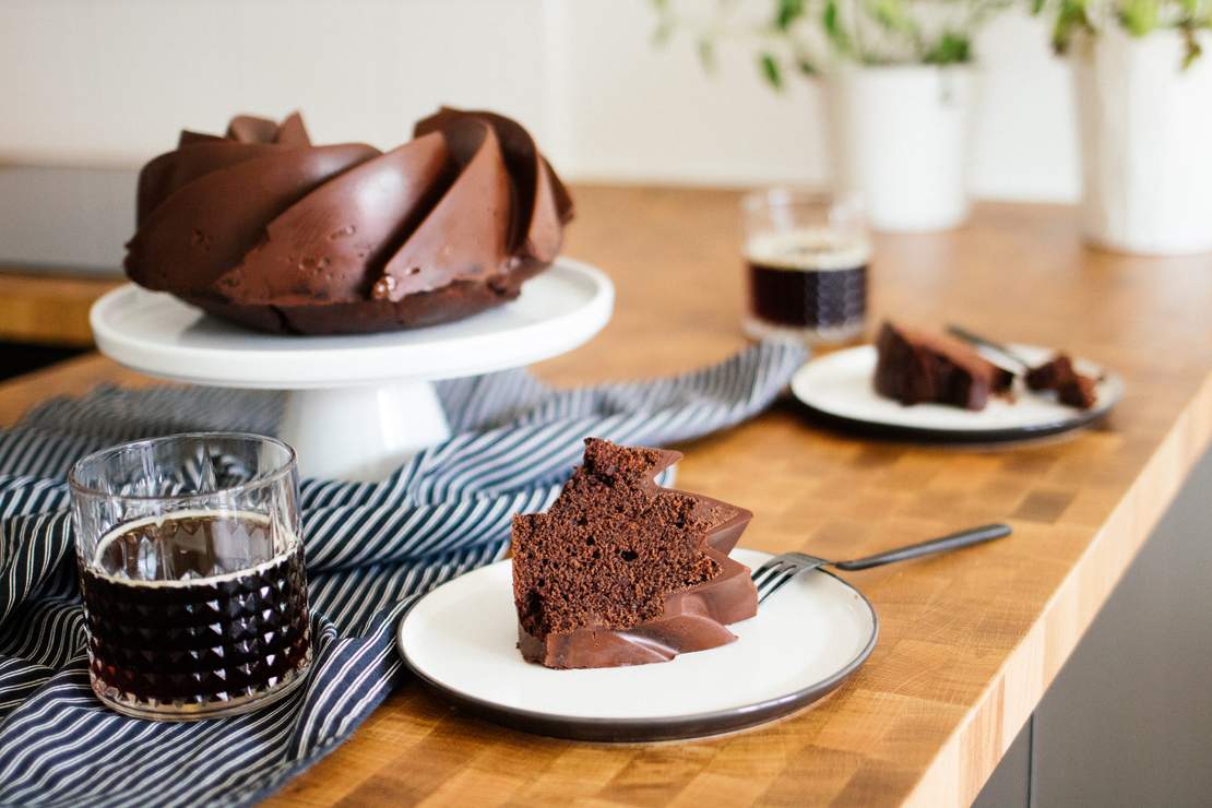 R421 Simpler, veganer Schokoladenkuchen mit Kola
