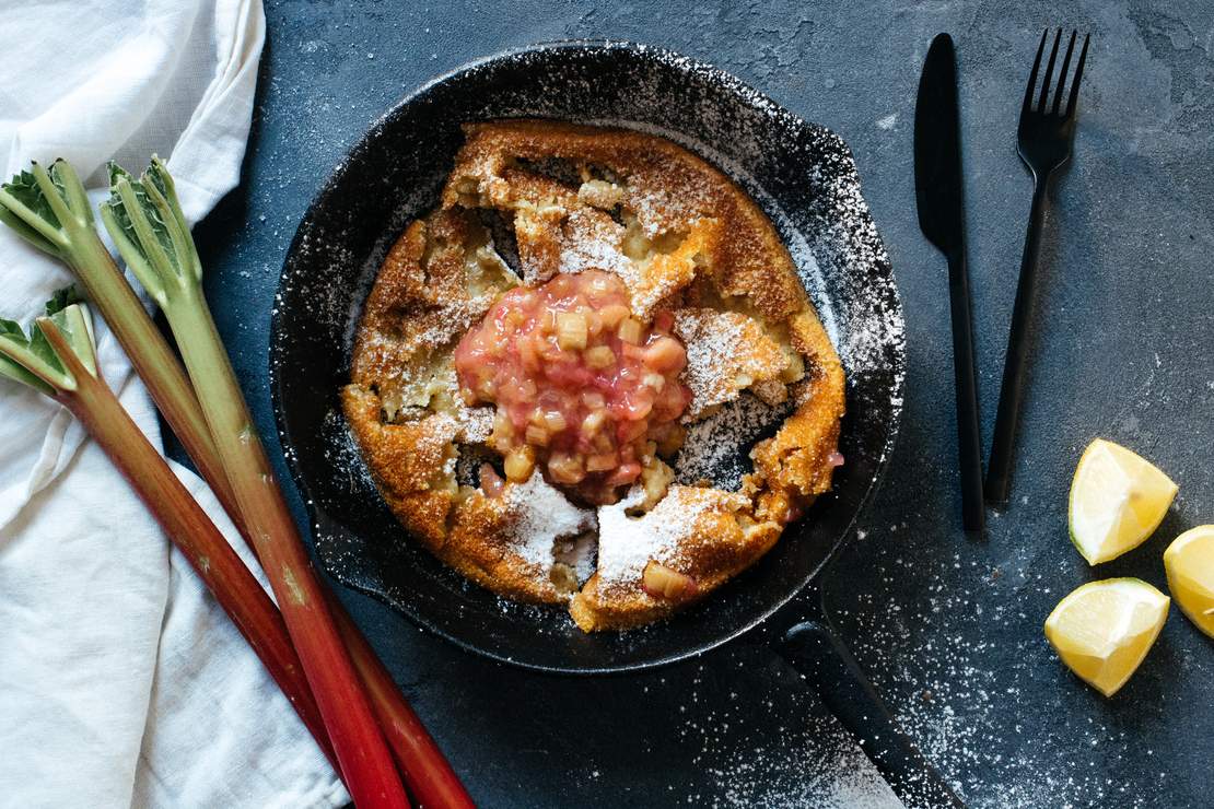 R298 Veganes Dutch Baby mit Rhabarberkompott