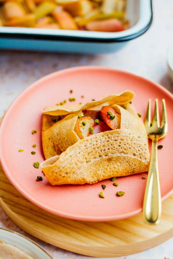 Vegane Buchweizengalette mit Rhabarber | Französische Crêpe - Zucker ...