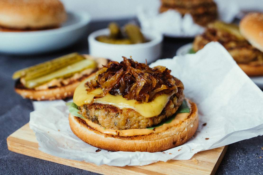 R266 Vegan veggie burger