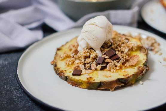 Gegrillte Früchte mit Müsli-Crumble - Zucker&amp;Jagdwurst