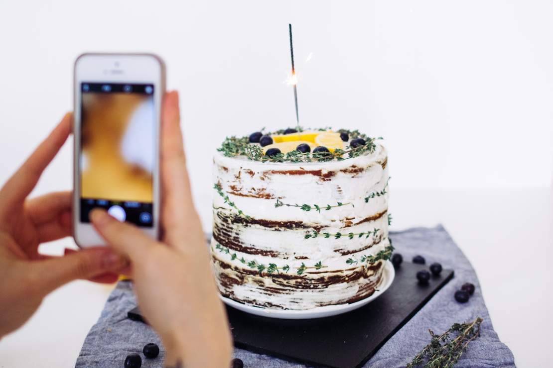 R156 Vegan Naked Cake Lemon Thyme