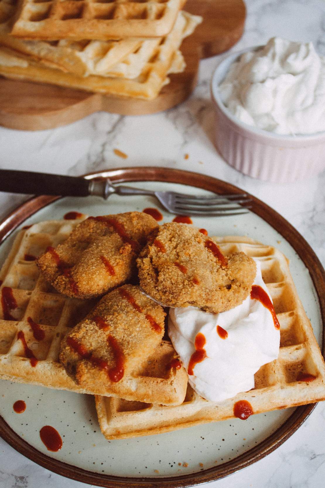 R149 Vegane "Chicken and Waffles"