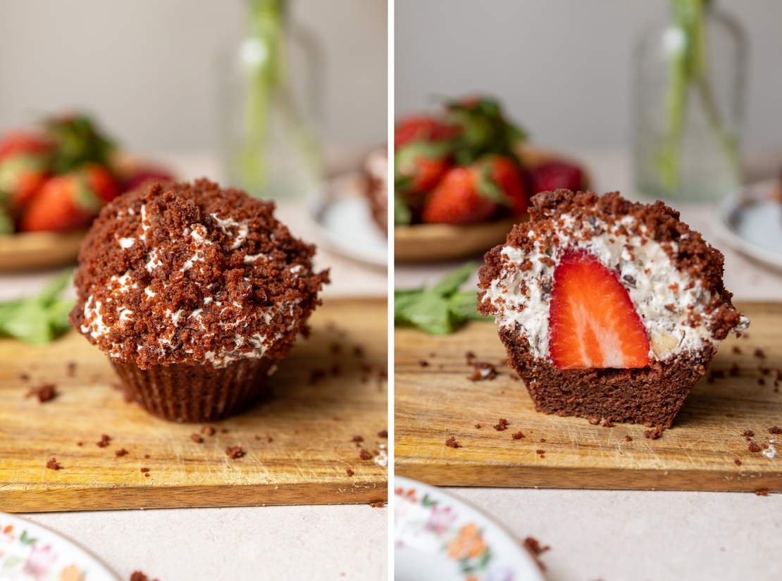 R968 Vegane und glutenfreie Maulwurfkuchen-Muffins mit Erdbeeren
