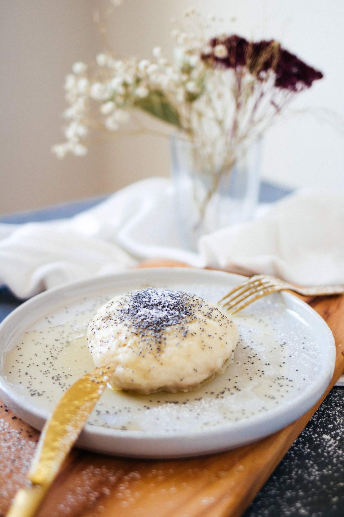 R369 Vegane Germknödel mit Pflaumenfüllung