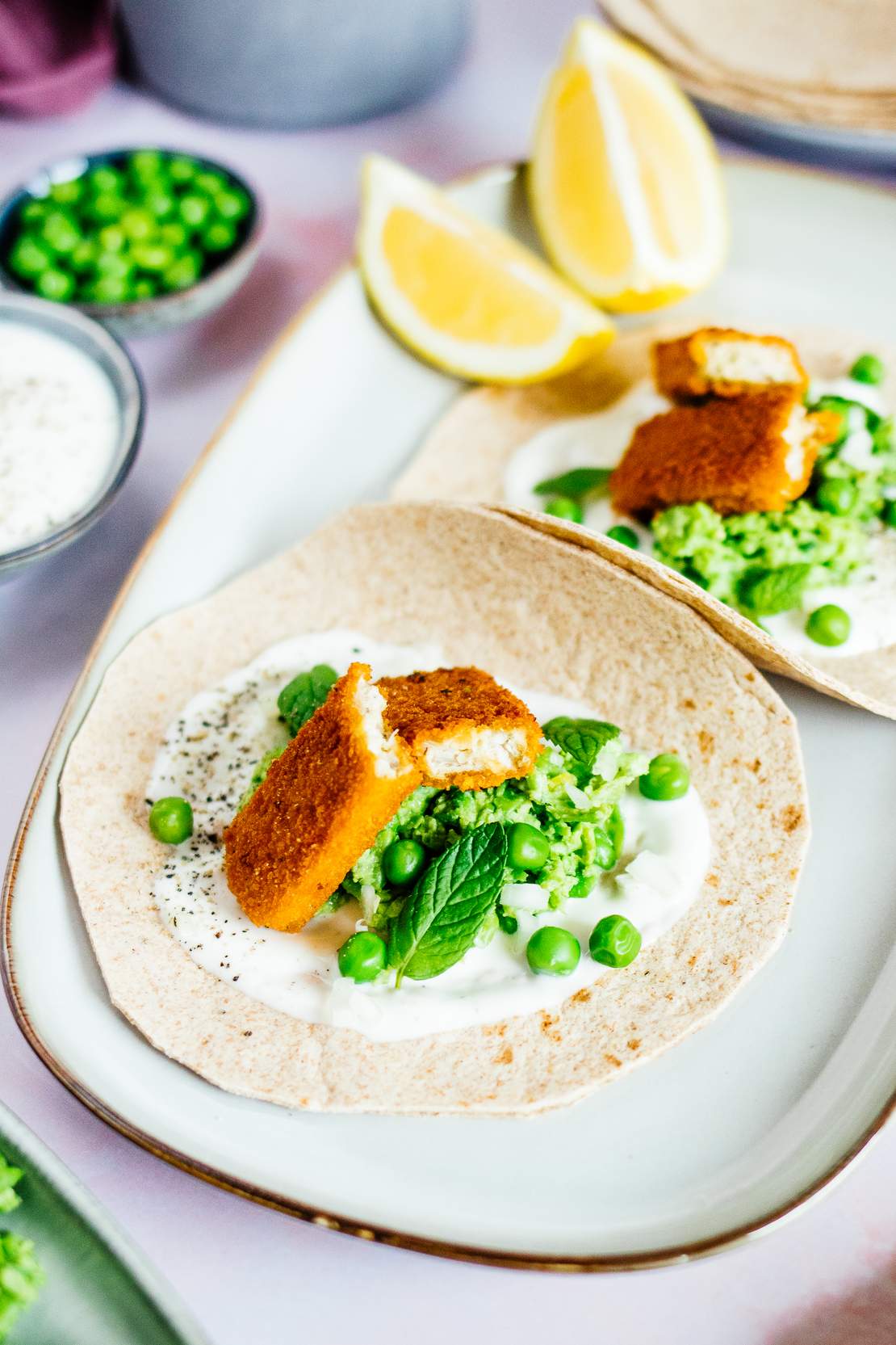 R613 Vegane Tacos mit Fischstäbchen & Erbsen-Minz-Püree