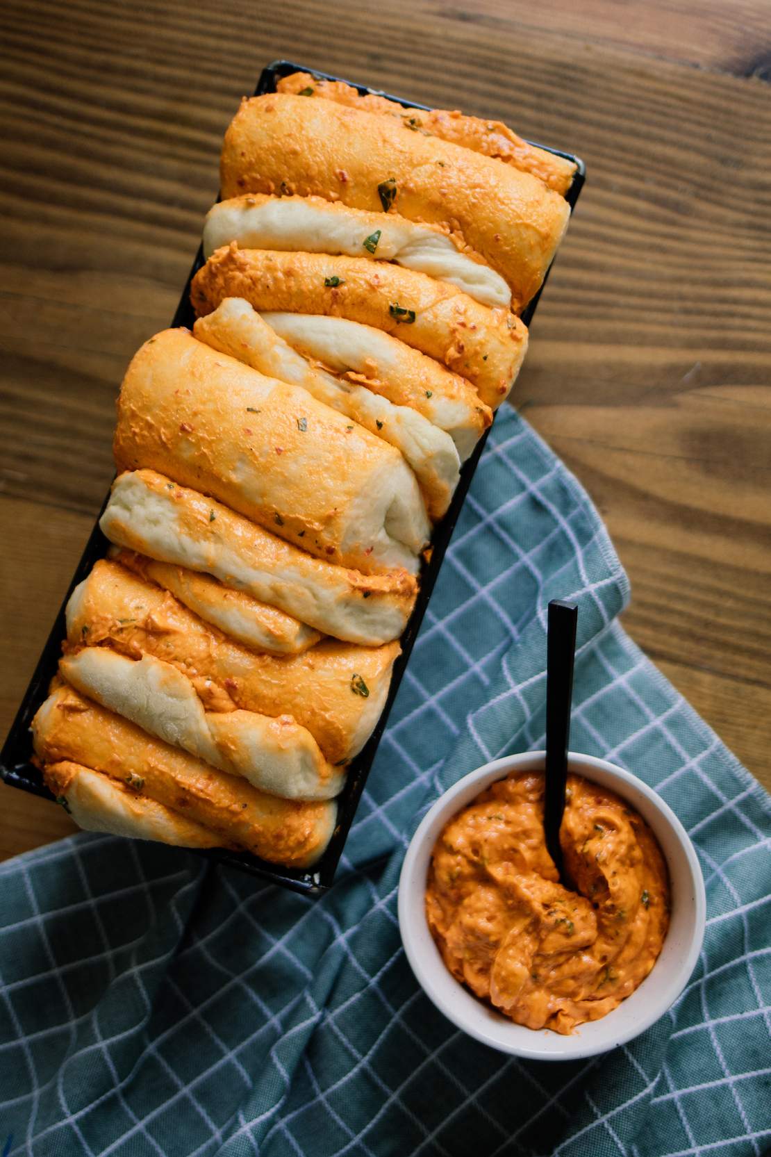 R261 Pull Apart Bread with ajvar butter