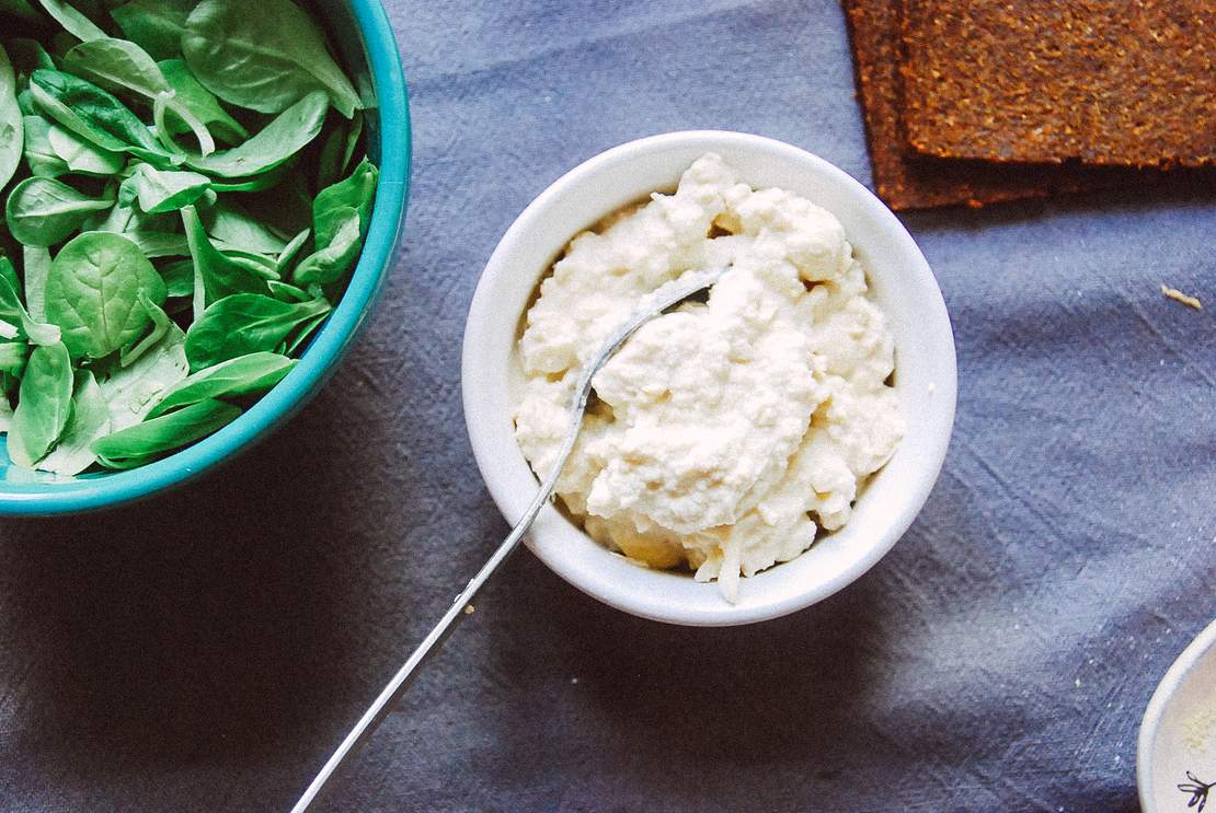 R28 Sweet potato sandwich with vegan horseradish cashew ricotta