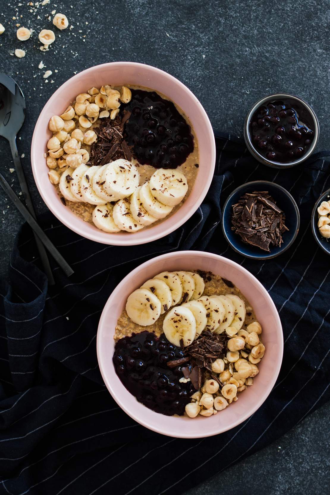 R455 Veganes Chai-Porridge mit Waldheidelbeeren