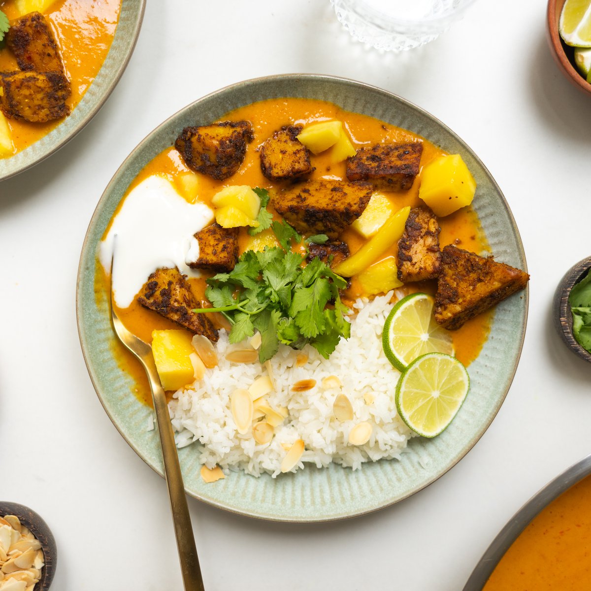 Veganes Mango-Curry mit Tempeh