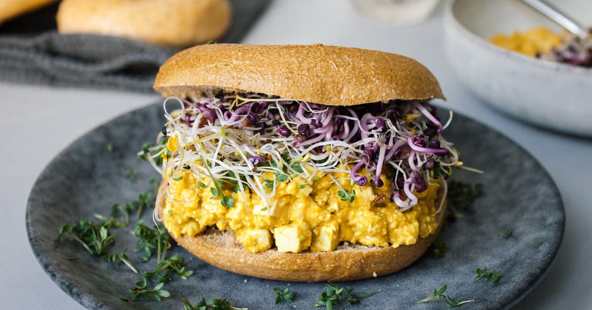 Vegan Breakfast Bagel with Avocado and Vegg Salad | Zucker&Jagdwurst