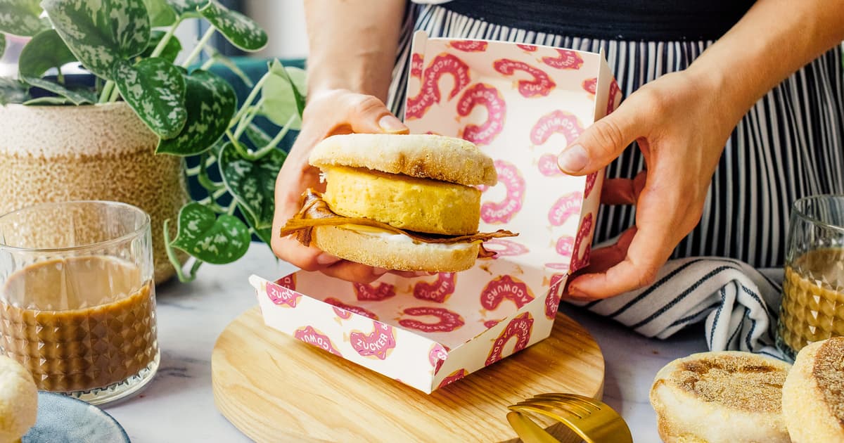 Vegan McMuffins | Copycat Recipe | Bacon and Egg Burger | Zucker&Jagdwurst