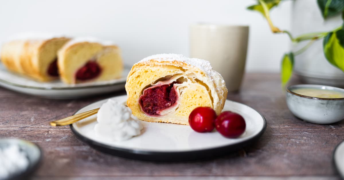 Vegan Curd Strudel with Cherries | Dessert | Recipe | Zucker&Jagdwurst