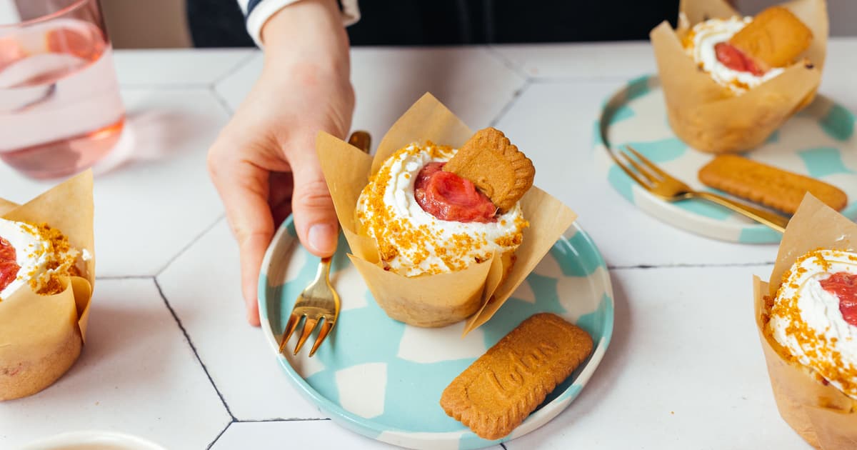 Vegan Rhubarb Muffins with Cream & Compote | Recipe | Zucker&Jagdwurst