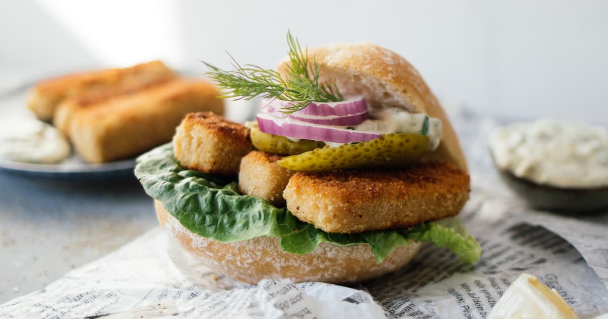 Vegan Fish Sandwich with Homemade Fish Sticks | Recipe | Zucker&Jagdwurst