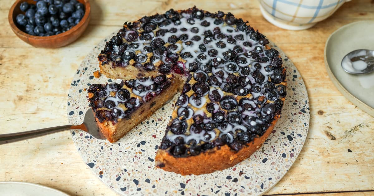 Vegan Semolina Cake with Blueberries | Easy Recipe | Zucker&Jagdwurst