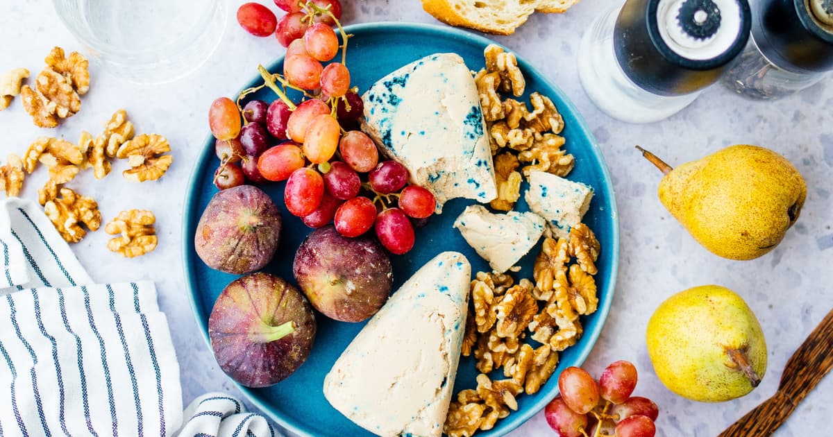 Vegan Gorgonzola (Blue Cheese) | Homemade Recipe | Simple | Zucker&Jagdwurst