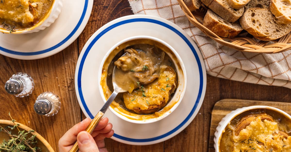 French Onion Soup with Mushrooms | Easy Vegan Recipe | Zucker&Jagdwurst
