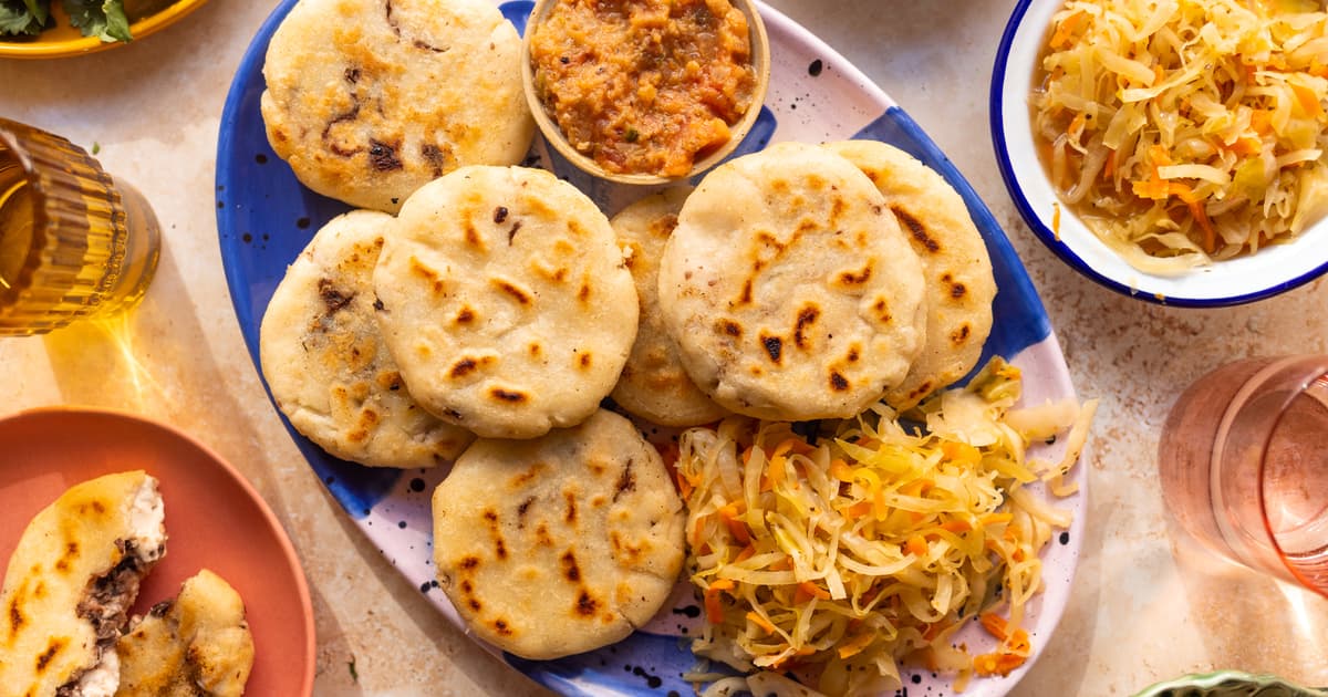 Vegan Pupusas (Stuffed Flatbreads) with Salsa & Curtido | Zucker&Jagdwurst