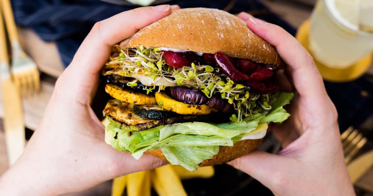 Vegan Grilled Vegetable Burger with Cherry Topping | Recipe | Zucker&Jagdwurst